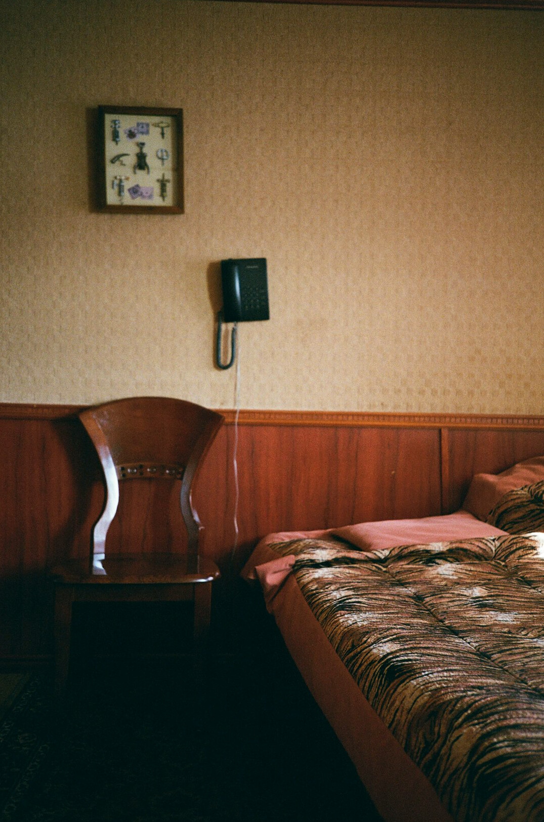 budget hotel room